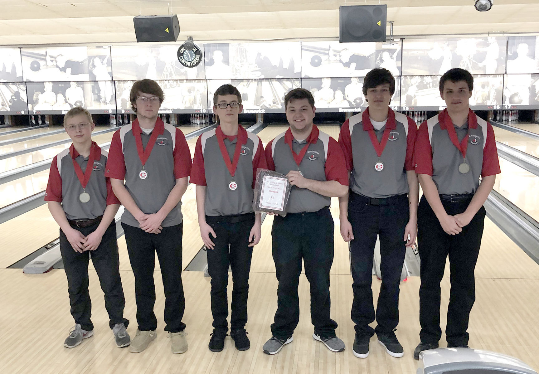 The Maquoketa bowling team
